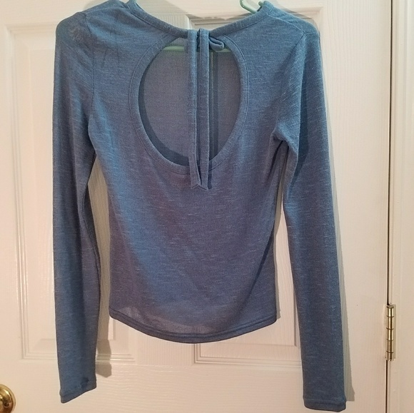 Open Back Light Sweater - Picture 2 of 2